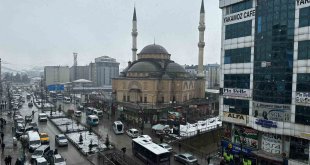 Yüksekova'da yoğun sis nedeniyle uçak seferleri iptal oldu