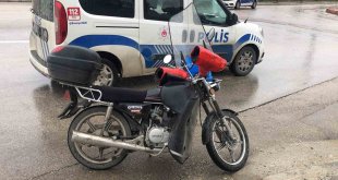 Elazığ'da motosiklet devrildi: 2 yaralı