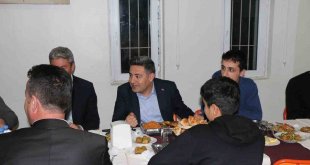 Kaymakam Özçelik, öğrencilerle birlikte iftar yaptı