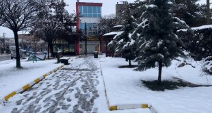 Muradiye'de kar yağışı