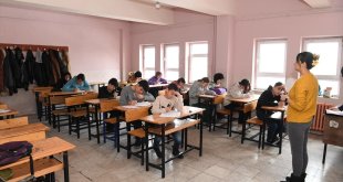 Muş Belediyesinden LGS sınavına hazırlanan öğrencilere destek