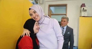 Ağrı'da down sendromlu öğrenciler yeteneklerini sergiledi