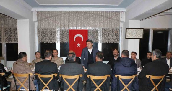Kaymakam Özçelik, şehit aileleri ve gazilerle iftar yemeğinde bir araya geldi