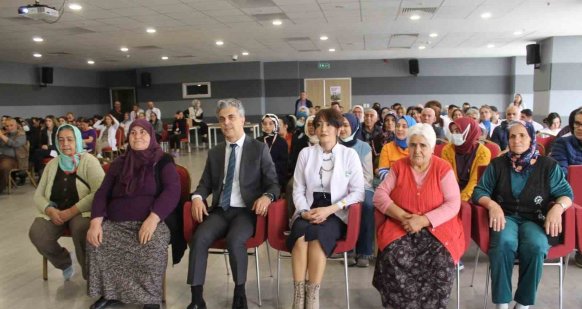 Hastane yaşlılara "Sağlıklı Yaşlanma" konulu eğitim verildi