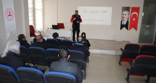 Iğdır'da gönüllüler AFAD'ın arama kurtarma eğitimleriyle olası afetlere hazırlanıyor