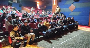 Muş Belediyesinden 'özel çocuklara' sinema etkinliği