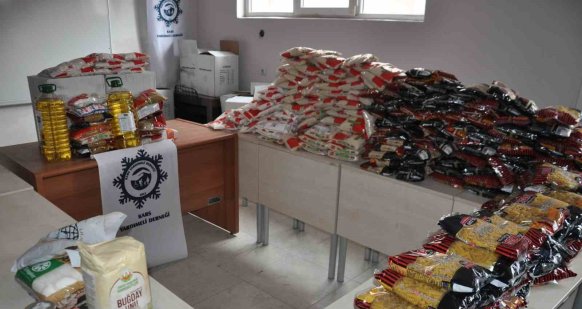 Kars'ta Yardımeli Derneği'nden Ramazan yardımı