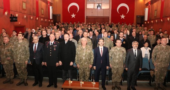 Erzincan'da 3. Ordu Komutanlığı, şehitleri anma programı düzenledi
