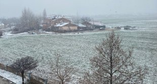 Baskil'de kar yağışı etkili oldu