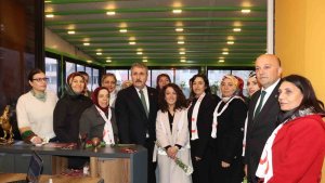 Kadın kollarına teşekkür etti