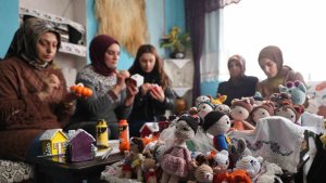 Kadınların el emekleri aile ekonomilerine katkı sağlıyor