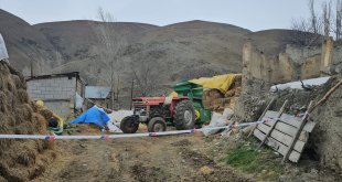Erzincan'da patoz makinasına sıkışan kişi hayatını kaybetti