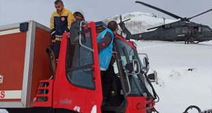 Bingöl'de kar ve tipi nedeniyle mahsur kalan 2 avcı helikopterle kurtarıldı