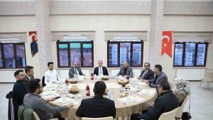 Ağrı'da eğitimciler iftar sofrasında buluştu