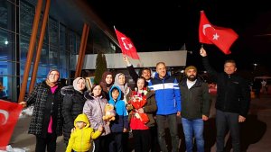 Dünya ikincisi özel sporcuya coşkulu karşılama