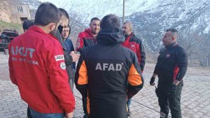 Dere kenarında ceketi ve takma dişleri bulunan 65 yaşındaki adamdan 5 gündür haber alınamıyor