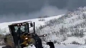 Mutki'de karla mücadele çalışmaları