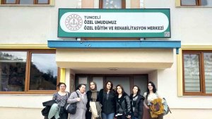 Üniversite öğrencilerinden rehabilitasyon merkezine 'Gönüllülük' yolculuğu