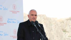 Bakan Ersoy: "Van, sayısız kültürün doğumuna, gelişimine ve yayılmasına beşiklik etmiştir"