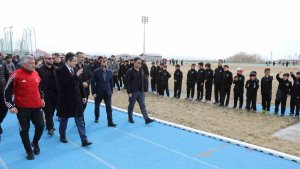 İpekyolu'nda 8 kulvarlı atletizm pisti hizmete açıldı