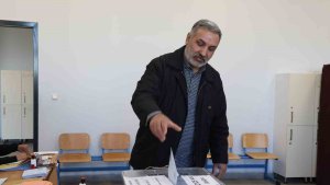 Elazığ'da oy kullanma işlemleri başladı