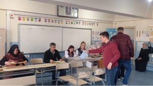 Hakkarililer sandık başında