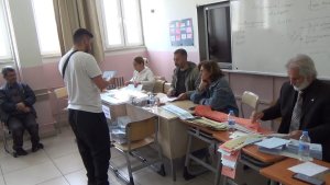 Tunceli'de oy verme işlemi başladı