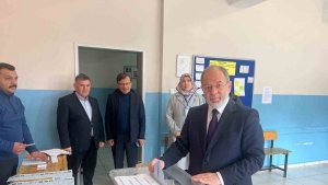 Akdağ oyunu Erzurum'da kullandı