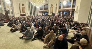 Deprem bölgesinde Kadir Gecesi idrak edildi