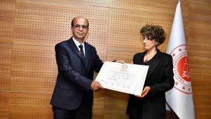 Yeşilyurt Belediye Başkanlığına Seçilen Prof. Dr. İlhan Geçit Mazbatasını Aldı