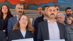 Yüksekova Belediye Başkanı mazbatasını aldı