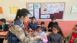 Ağrı'da jandarmadan ilkokul öğrencilerine 'Mahremiyet' eğitimi