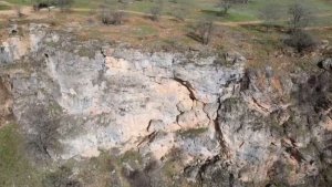 Tunceli'de kaya düşme tehlikesi bulunan mevkide inceleme yapıldı