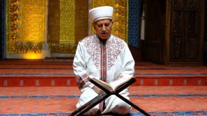 Van'da asırlık camide 'itikâf' ibadeti