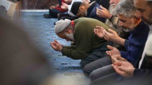 Kadir Gecesinde camiler doldu taştı