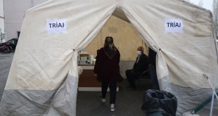 Iğdır'da sağlık ekipleri, kurdukları triaj üniteleriyle kızamık hastalığına karşı önlem aldı