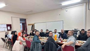 Hamur'da köy öğretmenlerine sürpriz ziyaret