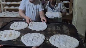 Erciş'te indirimli ekmek satan fırıncı tepki alıyor