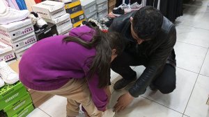 Ağrı'da ihtiyaç sahibi aileler ve yetimlere bayram yardımı