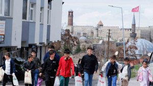 Erzurum'da çocukların vazgeçemediği bir gelenek: Arafalık
