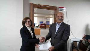 Mazbatasını alan Iğdır Belediye Başkanı Güneş göreve başladı