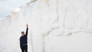 2 bin 250 rakımlı zirvede 6 metrelik karla mücadele çalışması