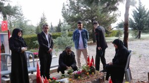 Malatya'da şehitlikte hüzünlü bayram