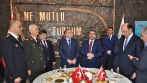 Kars'ta bayramlaşma töreni düzenlendi