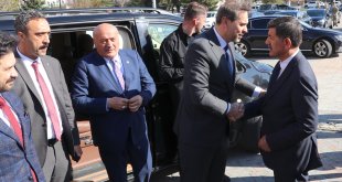 Enerji ve Tabii Kaynaklar Bakanı Bayraktar, Erzincan'da bayramlaşma programına katıldı: