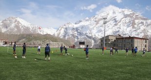 Hakkarigücü'nün Kamerunlu forveti Manga attığı gollerle takımını sırtlıyor