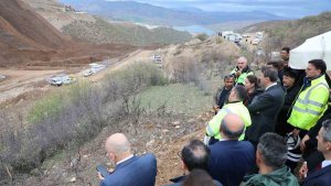 Bakan Bayraktar, İliç'te çalışmaları inceledi