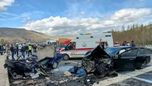 Malatya'da otomobiller çarpıştı: 2'si ağır 8 yaralı