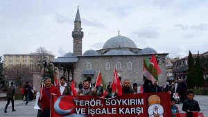 Sağlıkçılar Erzurum'da Gazze için yürüdü