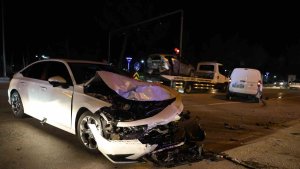 Elazığ'da hafif ticari araç ile otomobil çarpıştı: 1 yaralı